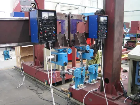 ماكينة لحام كمر حديد مربع ومستطيل (اللحام الكهربائي الخبثي ESW) Box Beam Welding Machine (Electroslag Welding)