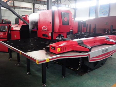 آلة التخريم البرجية CNC الميكانيكية TC-MAX1250