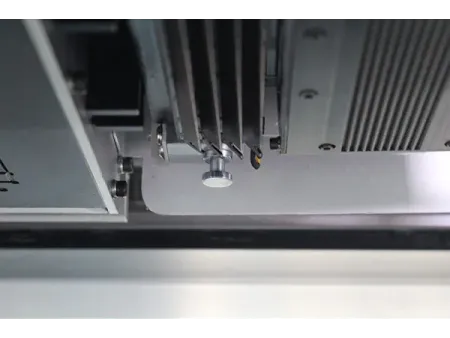 طابعة نافثة للحبر مسطحة UV بسرعة عالية High Speed UV Flatbed Inkjet Printer