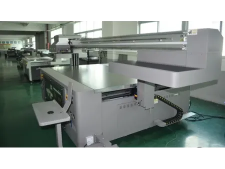 ماكينة الطباعة المسطحة UV الرقمية Digital UV Flatbed Printing Machine