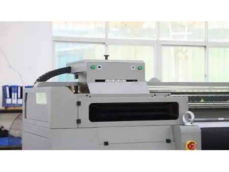 آلة طباعة رقمية بالأشعة فوق البنفسجية (رول إلى رول) UV Roll to Roll Digital Printer