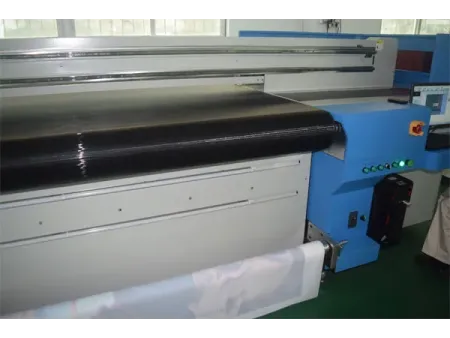 طابعات هجينة UV (من بكرة إلى بكرة ومسطحة) UV Hybrid Printer (Roll to Roll and Flatbed)