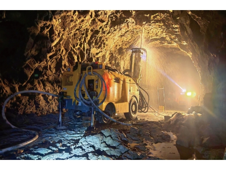 جهاز الحفر الهيدروليكي جامبو، طراز HT70-B