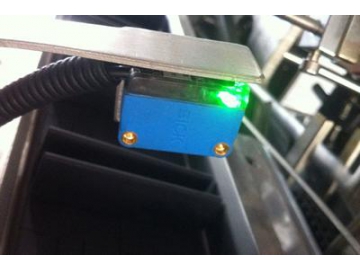 ماكينة تعبئة في علب كرتونية KXZ-100B