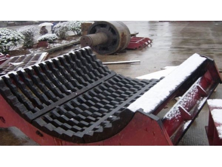 ماكينة تكسير ذات المطرقة Hammer Crusher