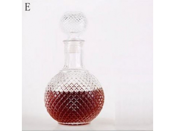 إناء زجاجي لتصفيق النبيذ  Decanters