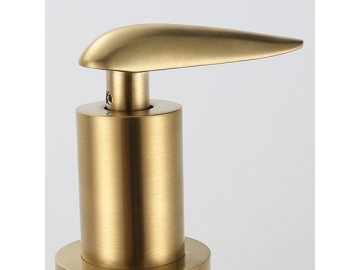 خلاط مغسلة بمظهر ذهبي مصقول ثلاث قطع SW-BFL002                     Brushed gold 3 holes widespread basin faucet