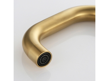 خلاط مغسلة بمظهر ذهبي مصقول ثلاث قطع SW-BFL003                     Pegasus Brushed gold 3 holes widespread basin faucet