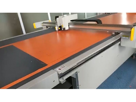 ماكينة قص ديجيتال للمواد المركبة Digital Cutter for Composite Material