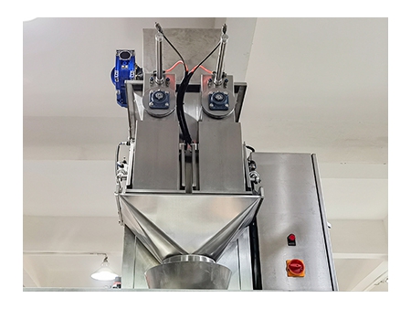 ماكينة التعبئة والتغليف الأوتوماتيكية للثلج، سلسلةSK-L820  Automatic Ice Packaging Machine, SK-L820